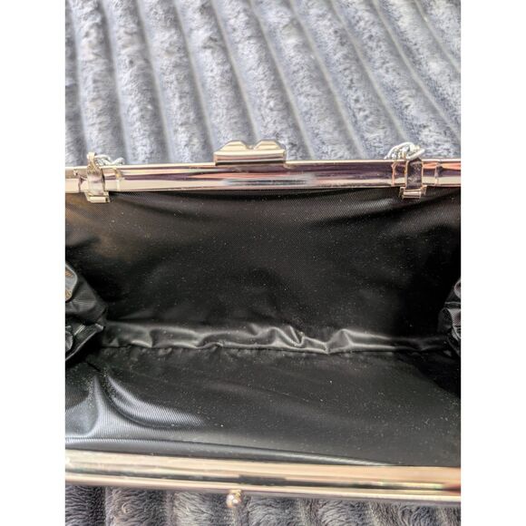 Silver Metallic Kisslock Clutch Evening Bag Prom Wedding Formal Glam Old Money - Picture 7 of 8